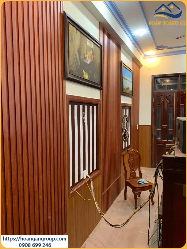  Ốp Tường Nhựa Giả Gỗ Cho Phòng Khách Tại Quận 2 TPHCM