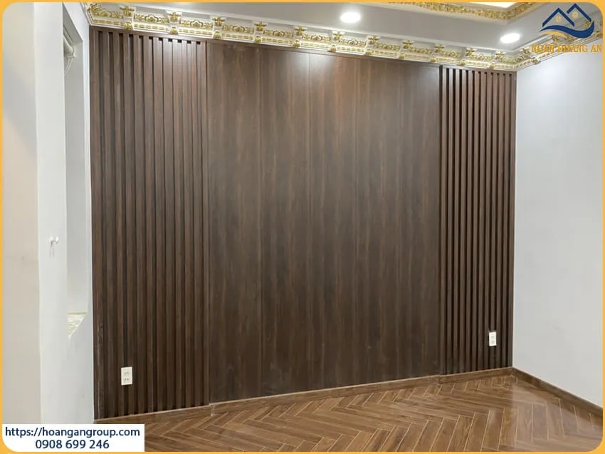 Ốp Tường Nhựa Lam Sóng Nano Giả Gỗ Tại Quận 6 TPHCM