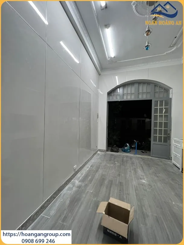 Ốp Tường Nhựa PVC Màu Trắng Cho Nhà Ở Tại Nhơn Trạch TPHCM