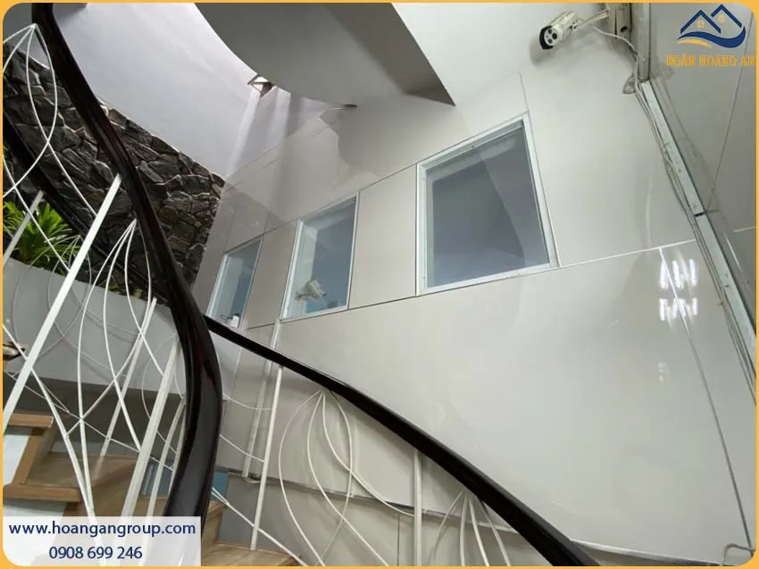 Ốp Tường Tấm PVC Trắng Trơn Kosmos Thi Công Nhanh, Có Độ Bền Cao