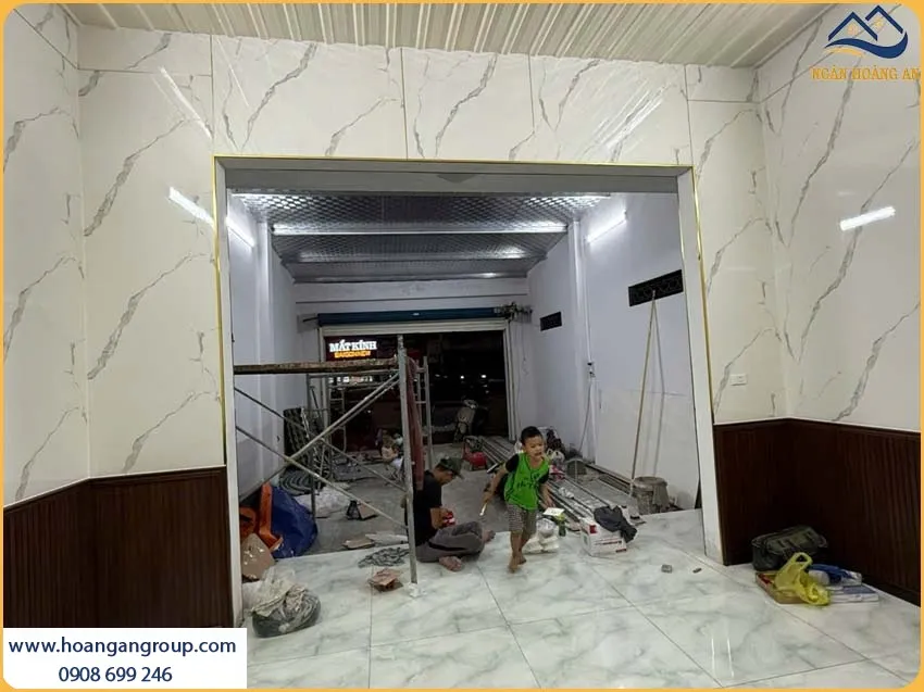 Ốp Tường Lamri Lam Sóng iWood Tạo Điểm Nhấn Cho Không Gian Sống