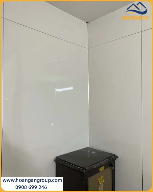 Tấm Nhựa PVC Trắng Trơn Có Khả Năng Cách Âm, Cách Nhiệt Tốt Tấm Nhựa PVC Trắng Trơn Có Khả Năng Cách Âm, Cách Nhiệt Tốt