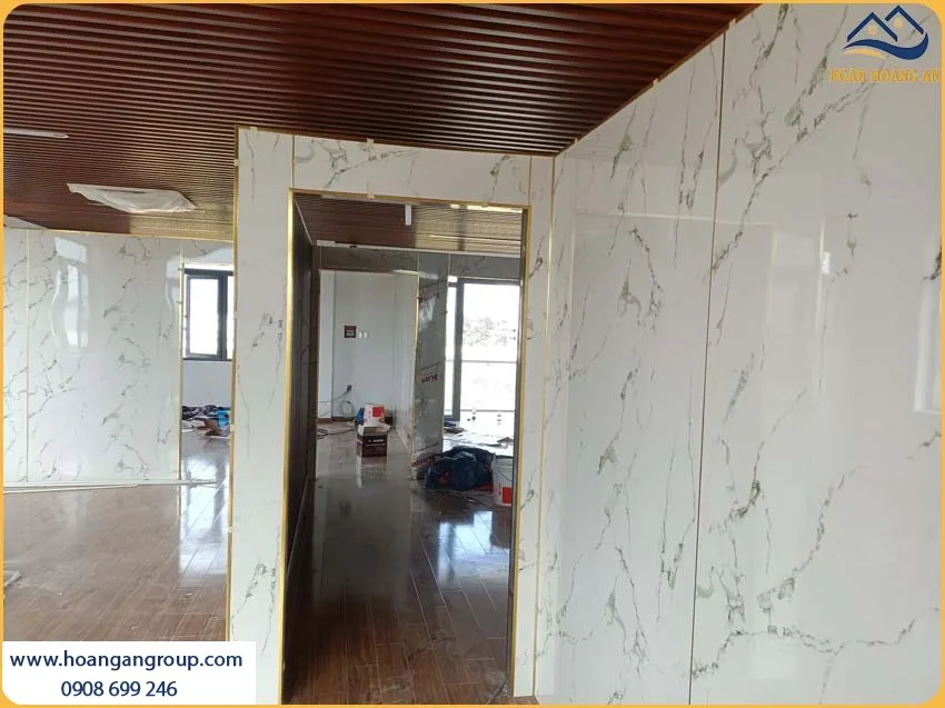 Thi Công Tấm PVC Giả Đá Có Thể Kháng Mối, Chống Ẩm Và Chống Thấm