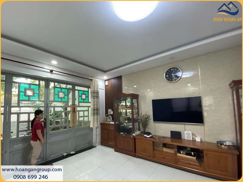 Không Gian Nội Thất Hiện Đại Với Vách Tivi PVC Giả Đá