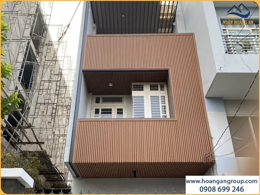Ốp Vách Trang Trí Ngoài Trời Sử Dụng Tấm Gỗ Nhựa Cao Cấp