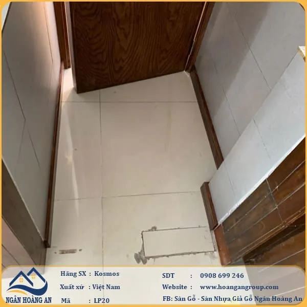 Thi Công Len Chân Tường Nhựa Giả Gỗ Kosmos LP20 Tại Quận 1 TPHCM Thi Công Len Chân Tường Nhựa Giả Gỗ Kosmos LP20 Tại Quận 1 TPHCM