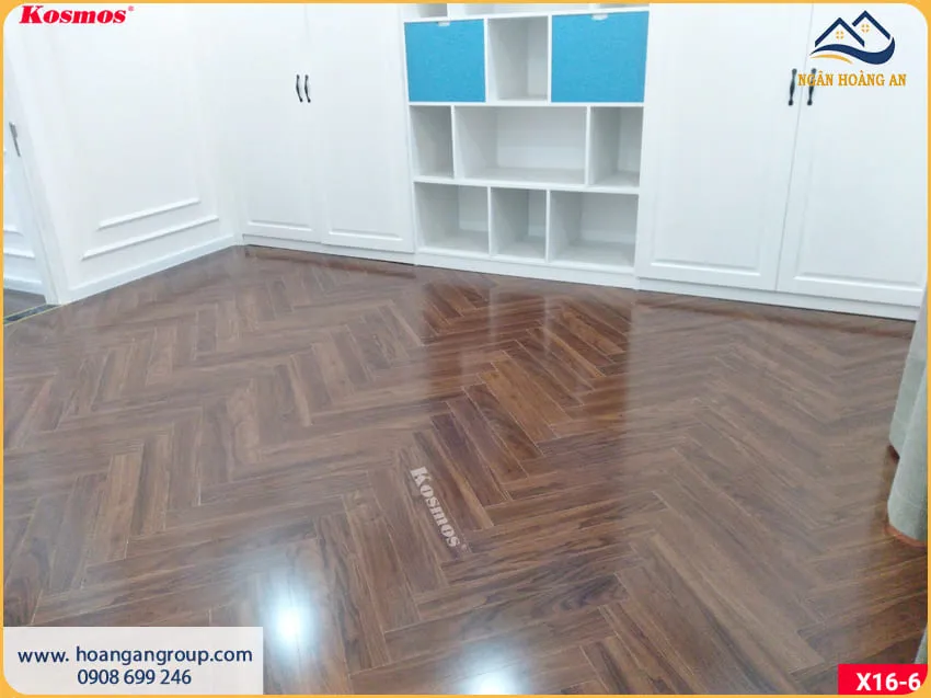 Phòng Ngủ Lót Sàn Gỗ Xương Cá Ấm Cúng
