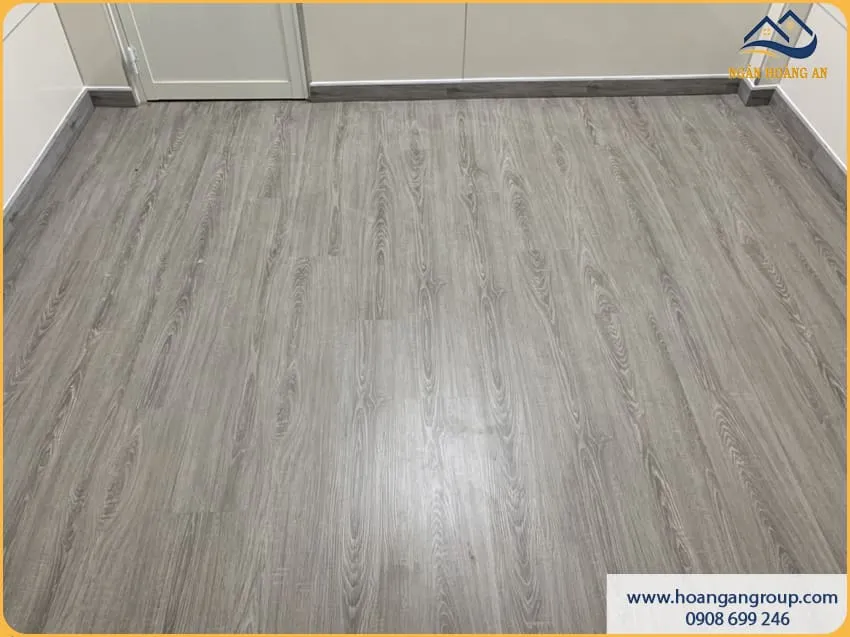 Phòng Ngủ Thêm Ấm Cúng Nhờ Lát Sàn Nhựa Hèm Khoá