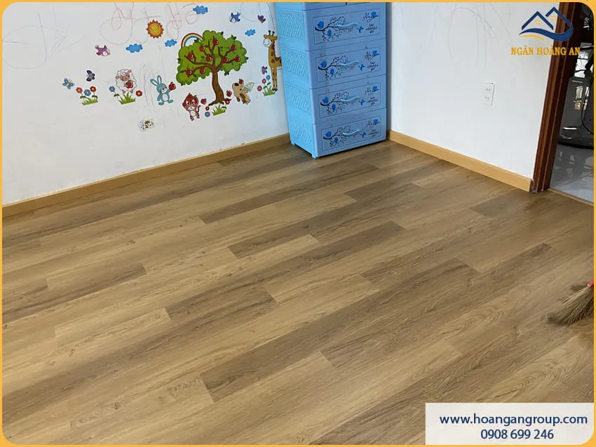 Phòng Ngủ Thoải Mái Với Sàn Nhựa Hèm Khoá Morser C607 Phòng Ngủ Thoải Mái Với Sàn Nhựa Hèm Khoá Morser C607