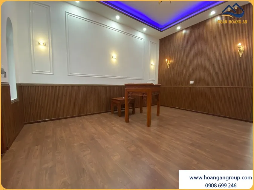 Sàn Gỗ Công Nghiệp Chịu Ẩm Tốt Cho Phòng Thờ Gia Đình