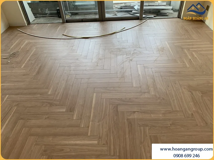 Sàn Gỗ Xương Cá Chịu Lực Tốt Cho Khu Vực Tiếp Khách