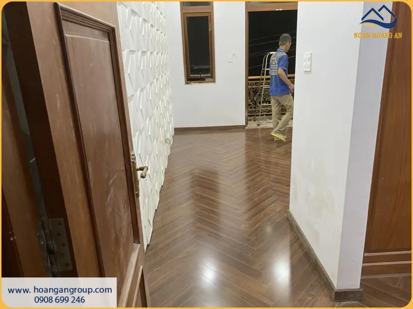 Sàn Gỗ Xương Cá Màu Trầm Ấm Lót Trang Trí Nhà Ở Sàn Gỗ Xương Cá Màu Trầm Ấm Lót Trang Trí Nhà Ở