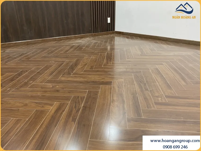 Sàn Gỗ Xương Cá Mang Đến Không Gian Tiếp Khách Đẳng Cấp