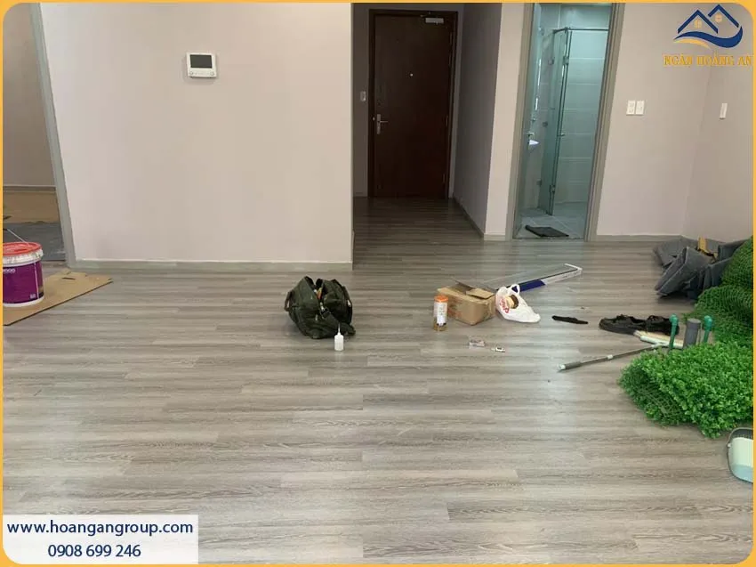 Hoàn Thiện Không Gian Sống Với Sàn Nhựa Dán Keo Vân Gỗ