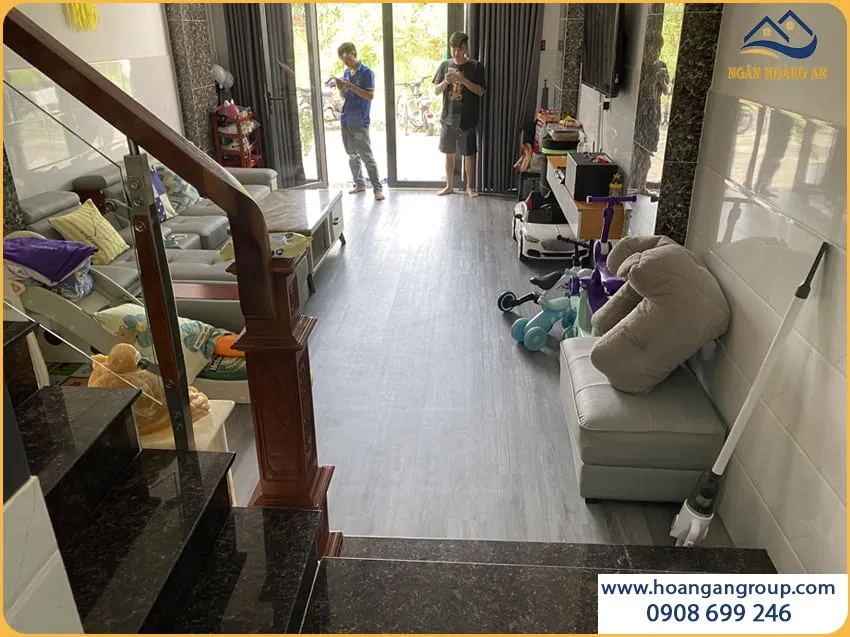 Sàn Nhựa Dán Keo Giải Pháp Lát Sàn Tiết Kiệm