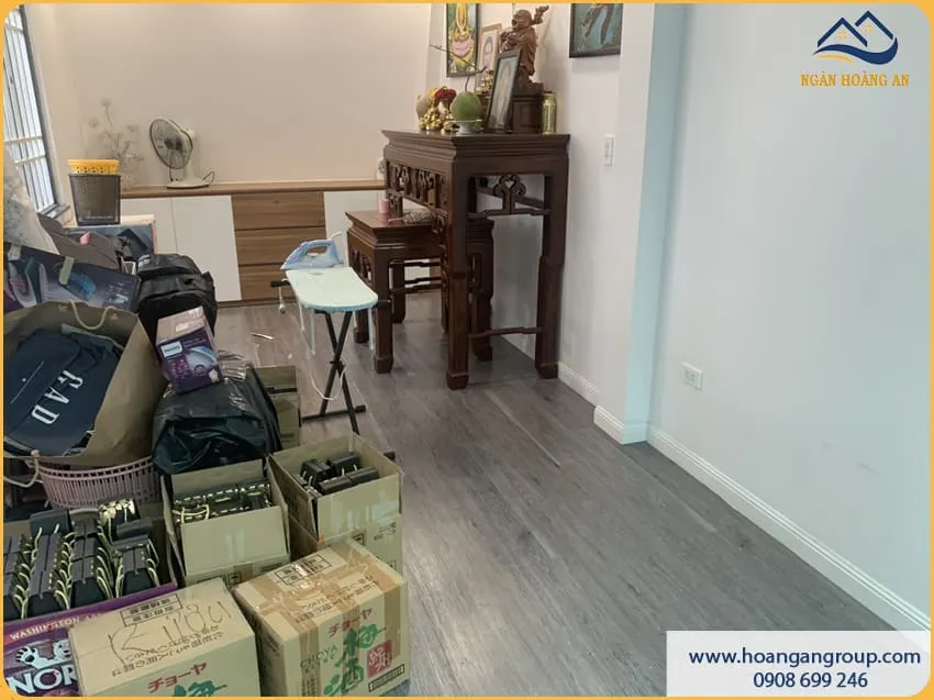 Sàn Nhựa Dán Keo – Giải Pháp Sạch Đẹp Cho Mọi Nhà
