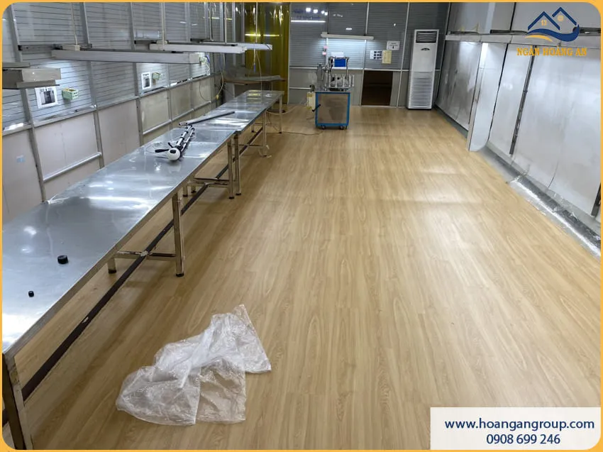Sàn Nhựa Dán Keo Giúp Không Gian Văn Phòng Gọn Gàng