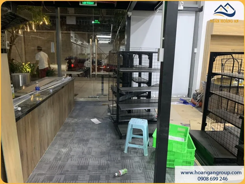 Sàn Nhựa Dán Keo Giúp Siêu Thị Gọn Gàng Hiện Đại