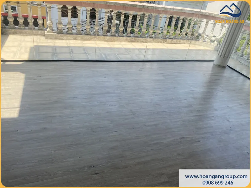 Sàn Nhựa Dán Keo Mang Lại Không Gian Sạch Sẽ Sàn Nhựa Dán Keo Mang Lại Không Gian Sạch Sẽ