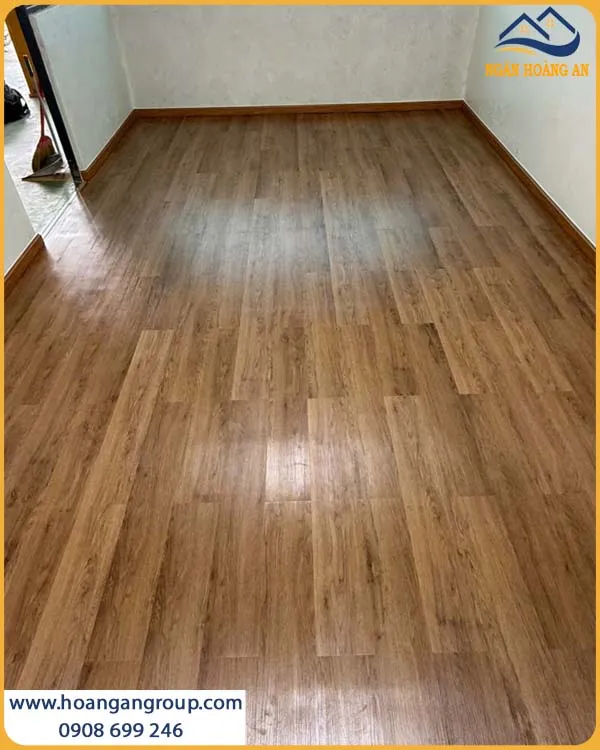 Khu Vực Làm Việc Hiện Đại Hơn Với Sàn Nhựa Dán Keo Khu Vực Làm Việc Hiện Đại Hơn Với Sàn Nhựa Dán Keo