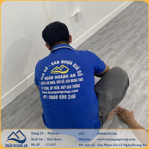 Thi Công Lót Sàn Nhựa Giả Bê Tông Dán Keo Msfloor 22107 Tại Gò Vấp TPHCM