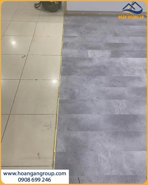 Sàn Nhựa Hèm Khoá Cho Shop Kinh Doanh