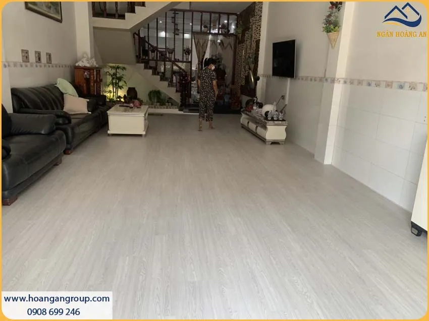 Chọn Màu Sàn Nhựa Hèm Khóa Phù Hợp Phòng Khách