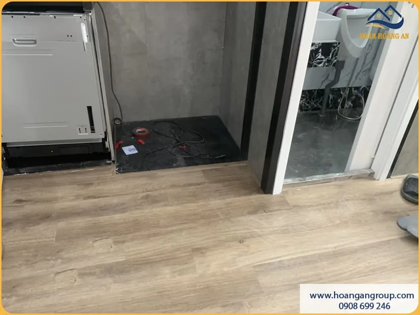Sàn Nhựa Hèm Khoá Màu Gỗ Tự Nhiên Cho Phòng Ngủ