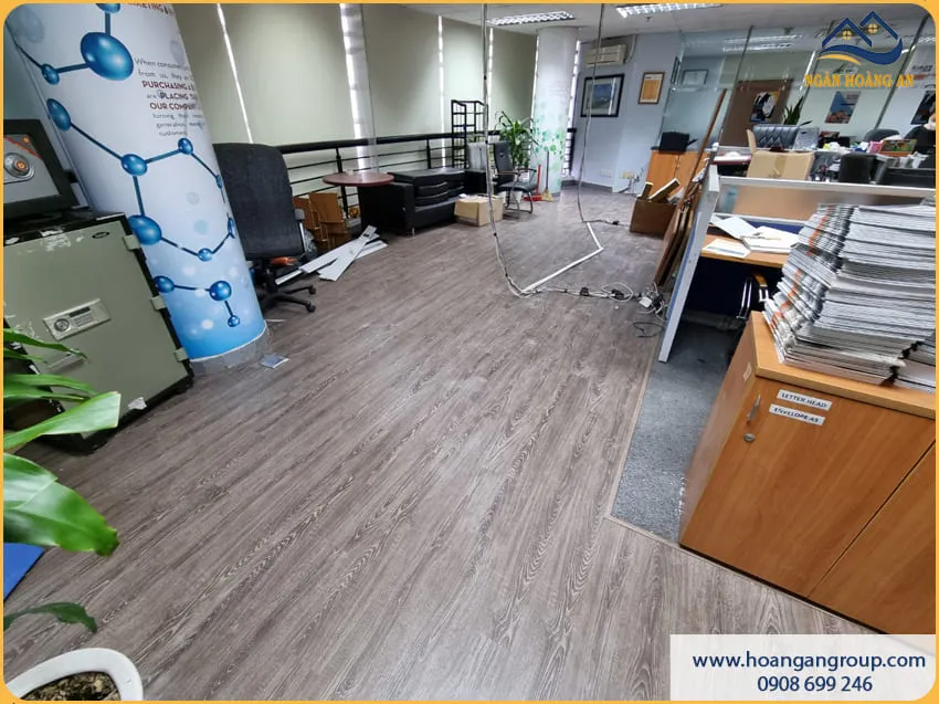 Sàn Nhựa Hèm Khoá Tạo Không Gian Làm Việc Chuyên Nghiệp