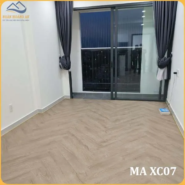 Hình Ảnh Thi Công Thực Tế Sàn Nhựa Xương Cá MIA XC07