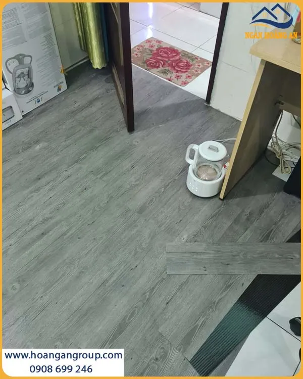 Sàn Nhựa Tự Dán MSFloor W507 Cho Phòng Ngủ Phong Cách Tối Giản