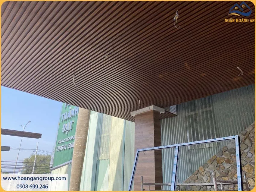 Tấm Lam Sóng Nhựa Giả Gỗ Kosmos Vân Gỗ Sắc Nét Sang Trọng 