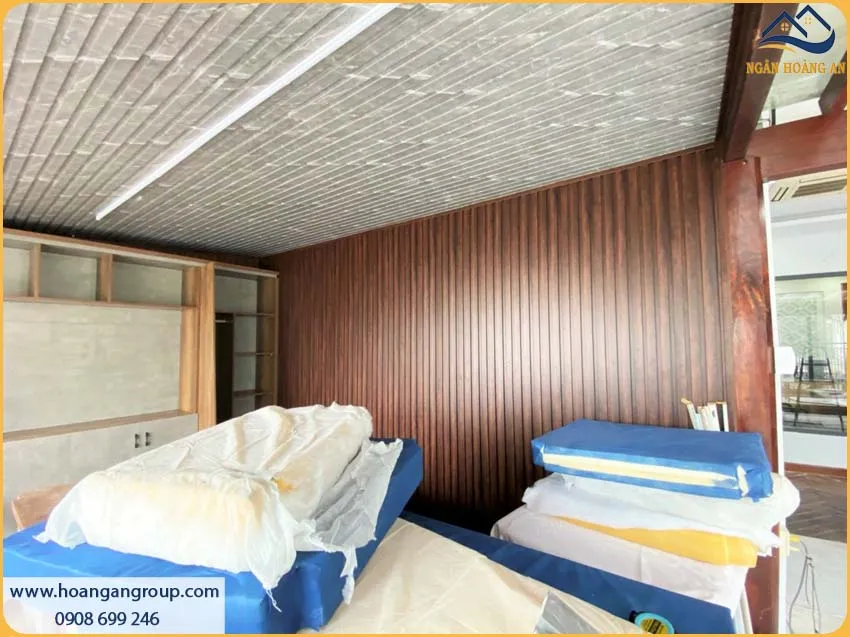 Thi Công Tấm Nhựa Lam Sóng Thấp Kháng Mối, Chống Ẩm Và Chống Thấm