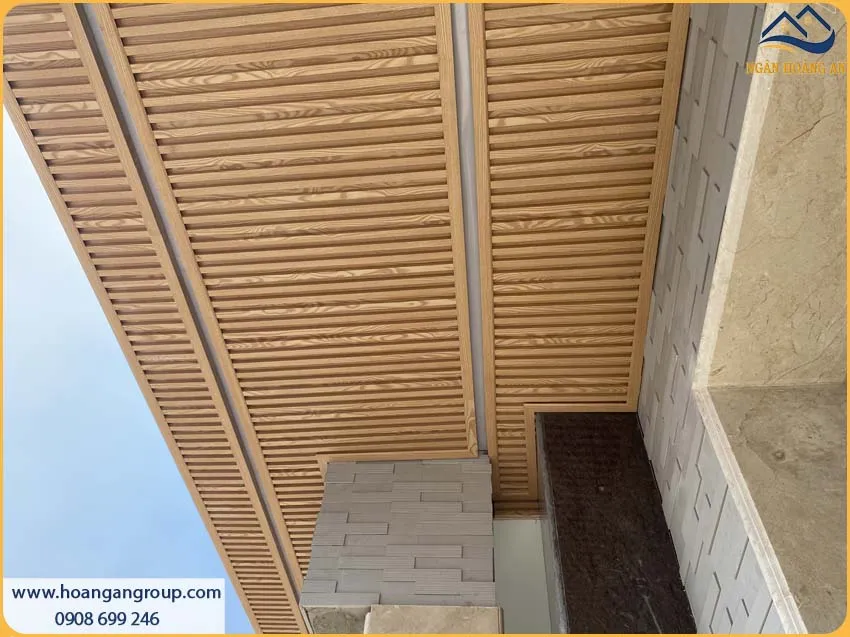 Không Gian Nội Thất Trở Nên Tinh Tế Khi Ốp Trần Lam 5 Sóng IWood Không Gian Nội Thất Trở Nên Tinh Tế Khi Ốp Trần Lam 5 Sóng IWood