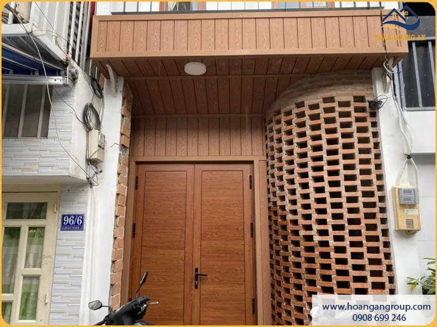 Tấm Ốp Gỗ Nhựa Kosmos Cho Trần Mái Hiên