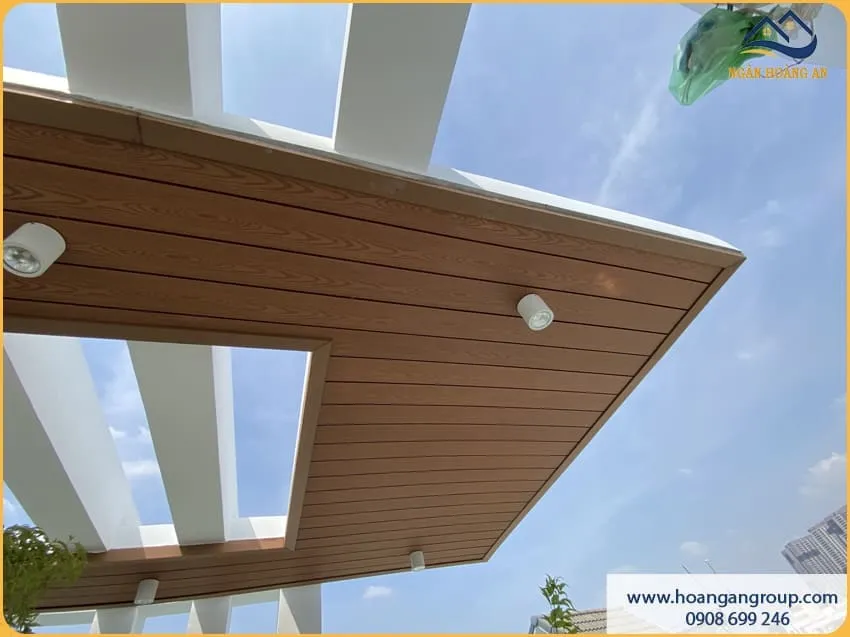 Tấm Ốp Gỗ Nhựa Ngoài Trời Kosmos Light Wood Ốp Mái Hiên