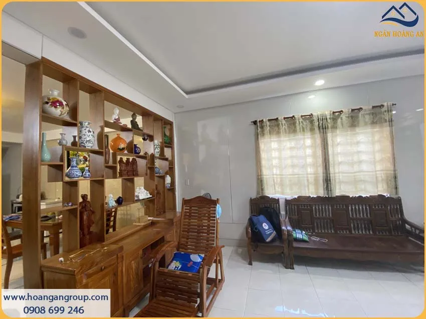 Trang Trí Phòng Khách Bằng PVC Màu Trắng Tự Nhiên
