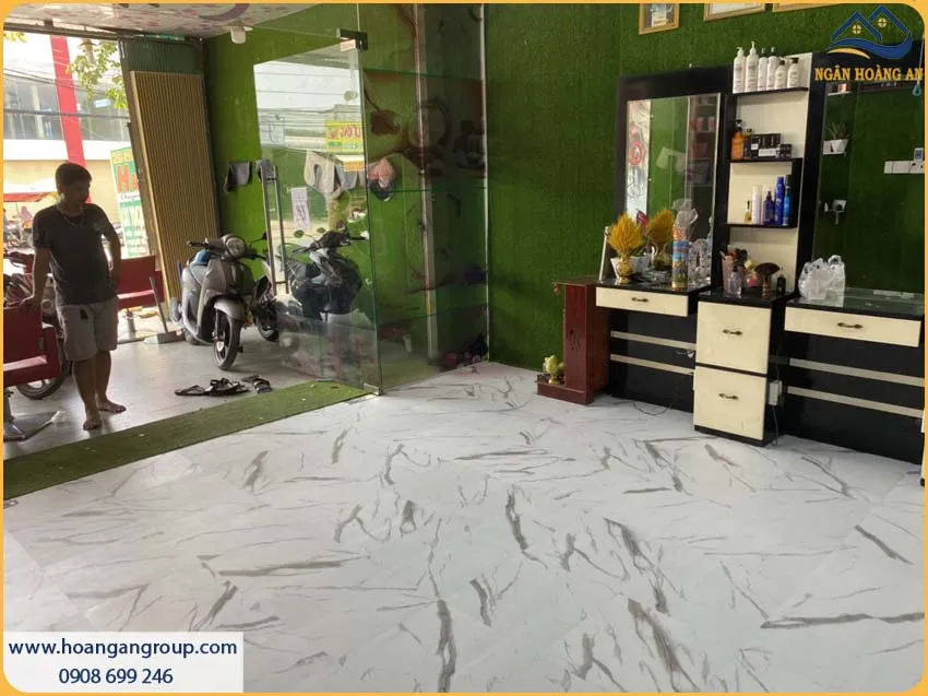Sàn Nhựa Có Keo Sẵn Giả Đá Cho Tiệm Làm Tóc