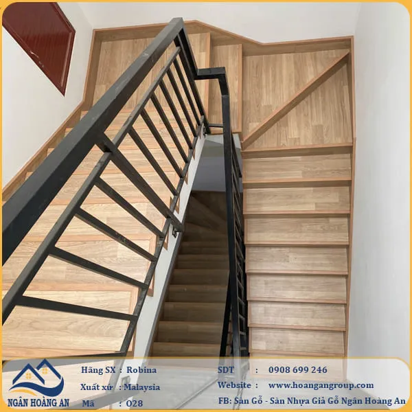 Ốp Cầu Thang Bằng Sàn Gỗ Malaysia Robina O28 Tại Bình Tân TPHCM