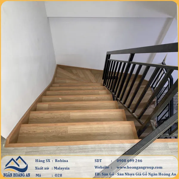 Ốp Cầu Thang Bằng Sàn Gỗ Malaysia Robina O28 Tại Bình Tân TPHCM
