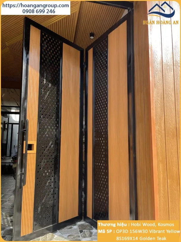 Thi Công Cổng Gỗ Nhựa Phủ ASA Kosmos Tại Long Thành Đồng Nai