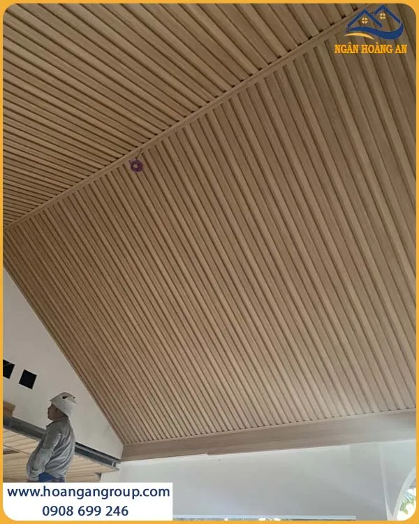 Không Gian Nội Thất Trở Nên Tinh Tế Khi Ốp Trần Lam 3 Sóng K3S200-019