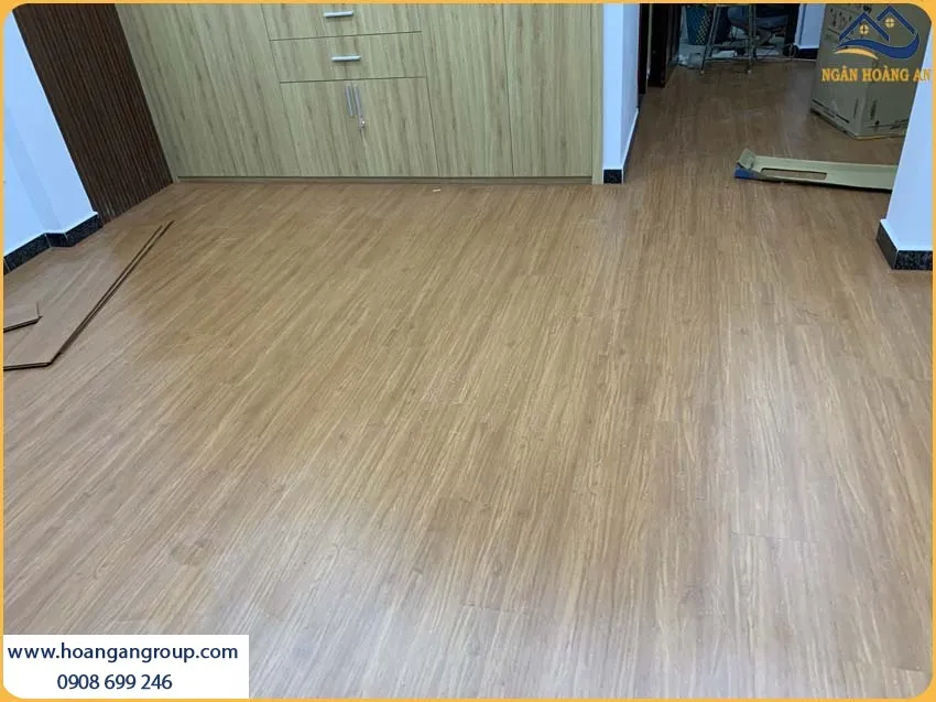 Sàn Gỗ Công Nghiệp Robina Vân Gỗ Sắc Nét Sang Trọng Cho Nhà Ở Sàn Gỗ Công Nghiệp Robina Vân Gỗ Sắc Nét Sang Trọng Cho Nhà Ở