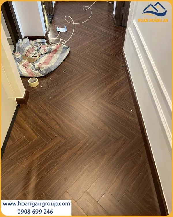 Sàn Gỗ Xương Cá Charmwood Có Khả Năng Chống Trơn Trượt, Chống Ẩm Mốc Sàn Gỗ Xương Cá Charmwood Có Khả Năng Chống Trơn Trượt, Chống Ẩm Mốc