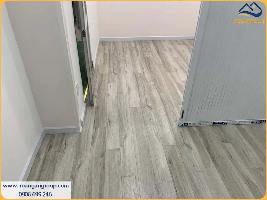 Lắp Đặt Sàn Gỗ Công Nghiệp Charmwood Thi Công Nhanh, Có Độ Bền Cao