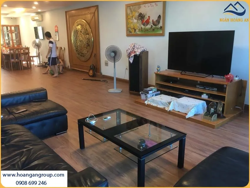 Không Gian Nội Thất Trở Nên Tinh Tế Khi Lắp Đặt Sàn Gỗ Robina 