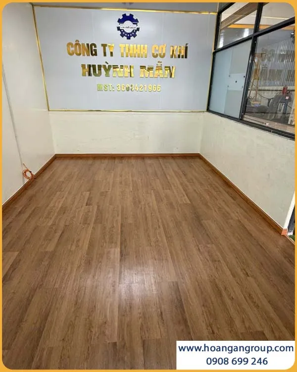 Thi Công Lót Sàn MsFloor 22007 Cho Khu Vực Làm Việc