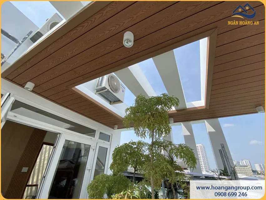 Thi Công Mái Hiên Gỗ Nhựa Ngoài Trời Kosmos