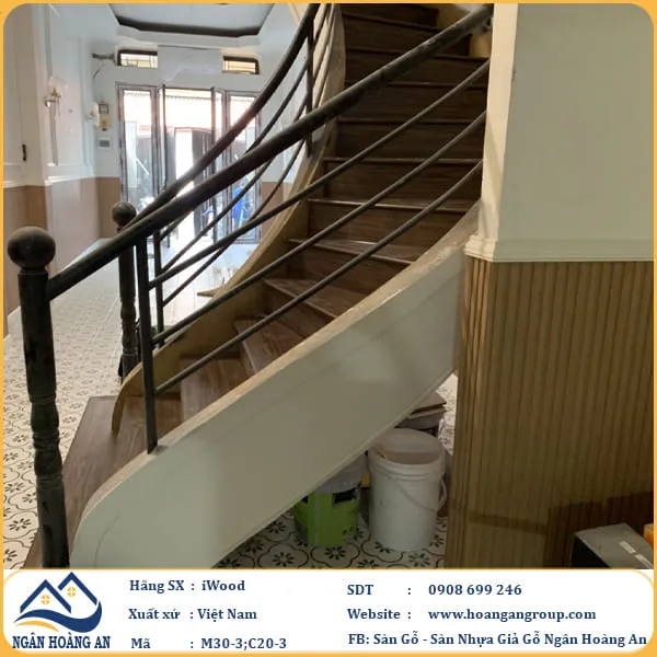 Cầu Thang Bằng Mặt Bậc Cầu Thang Nhựa Giả Gỗ iWood Tại Q10 TPHCM Cầu Thang Bằng Mặt Bậc Cầu Thang Nhựa Giả Gỗ iWood Tại Q10 TPHCM