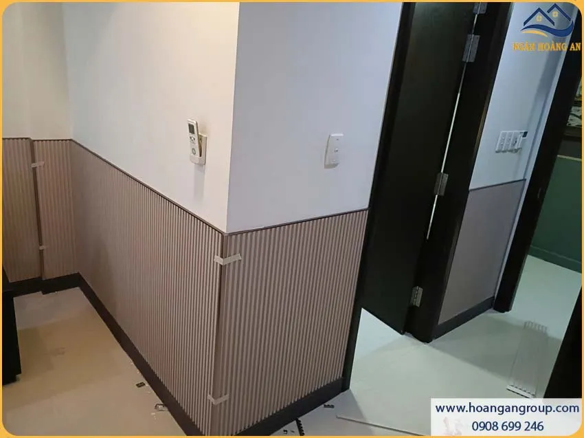 Vách Trang Trí Với Ốp Lamri Lam Sóng Than Tre iWood 6S8 CL-5